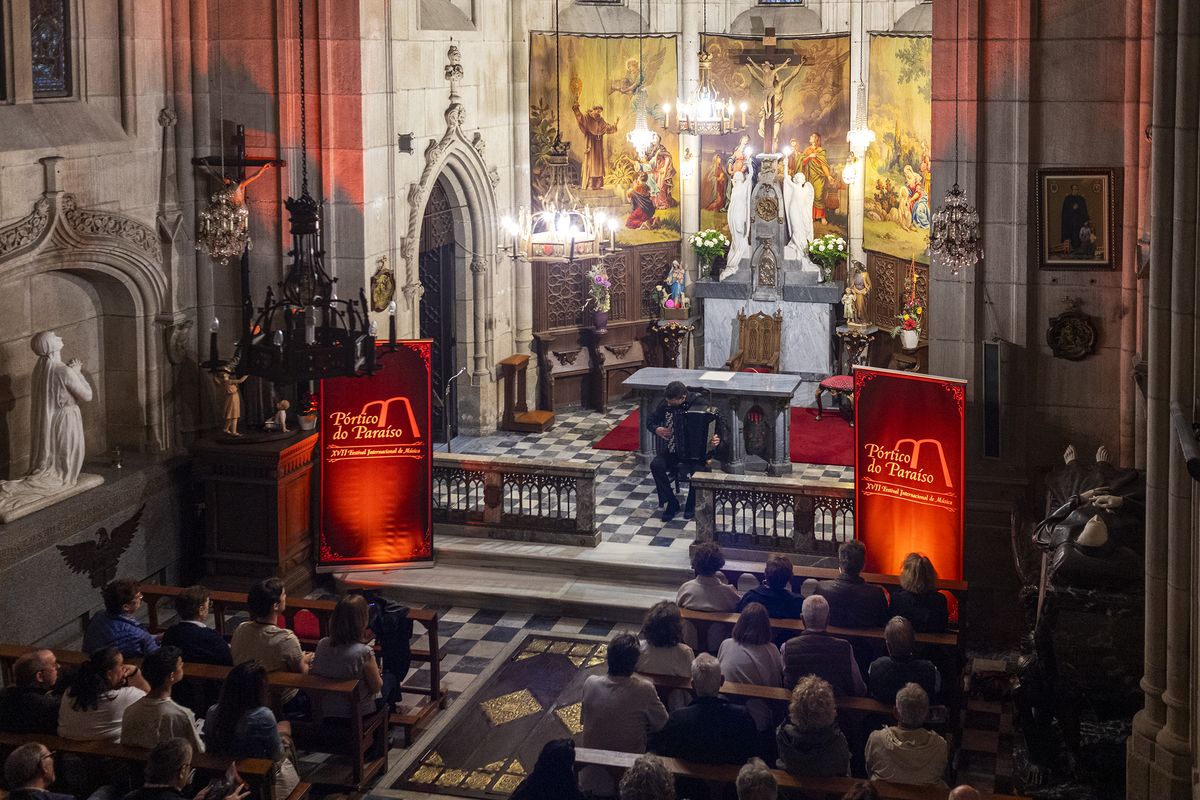 Foto del resto de noticias (portico-paraiso.jpg)